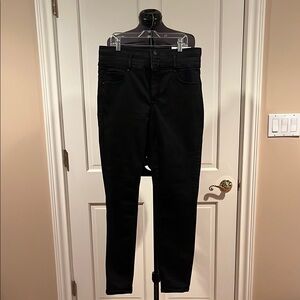 Ann Taylor Black Skinny Jeans with Sleek Fit